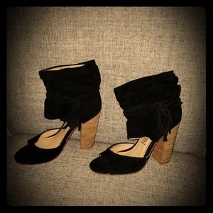 Chinese Laundry/K. Cavallari Leigh Suede Heels
